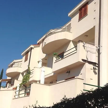 Belic Vinko- House Apartment Jelsa (Hvar)
