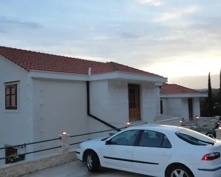 Belic Vinko- House Jelsa (Hvar)