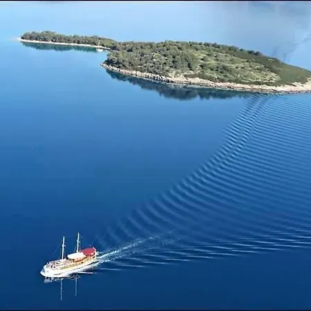 Belic Vinko- House * Jelsa (Hvar)