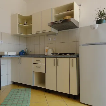 Apartment Belic Vinko- House Jelsa (Hvar)