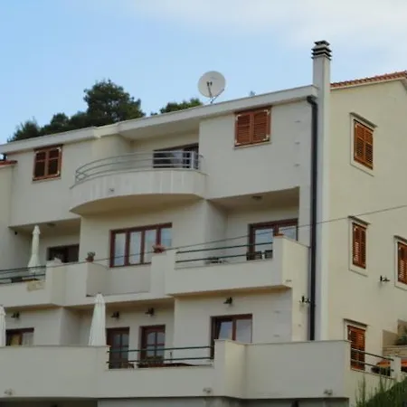 Belic Vinko- House Jelsa (Hvar)