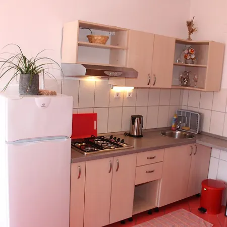 Belic Vinko- House Apartment Jelsa (Hvar)