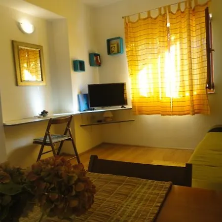 Belic Vinko- House Apartment Jelsa (Hvar)