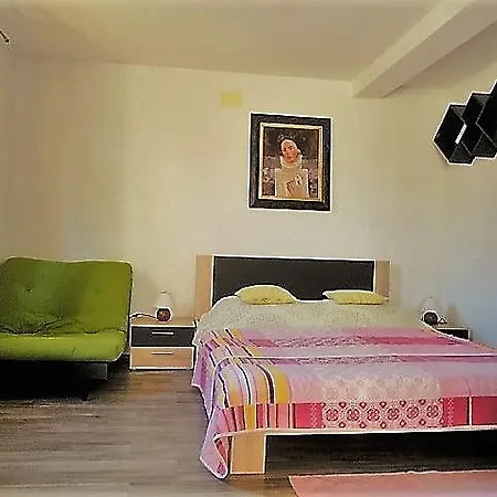 Apartment Belic Vinko- House Jelsa (Hvar)