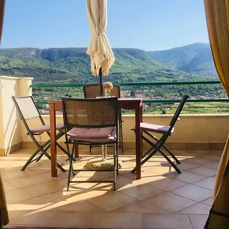 Apartment Belic Vinko- House Jelsa (Hvar)