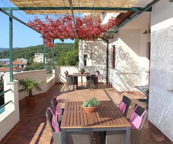 Belic Vinko- House Jelsa (Hvar)